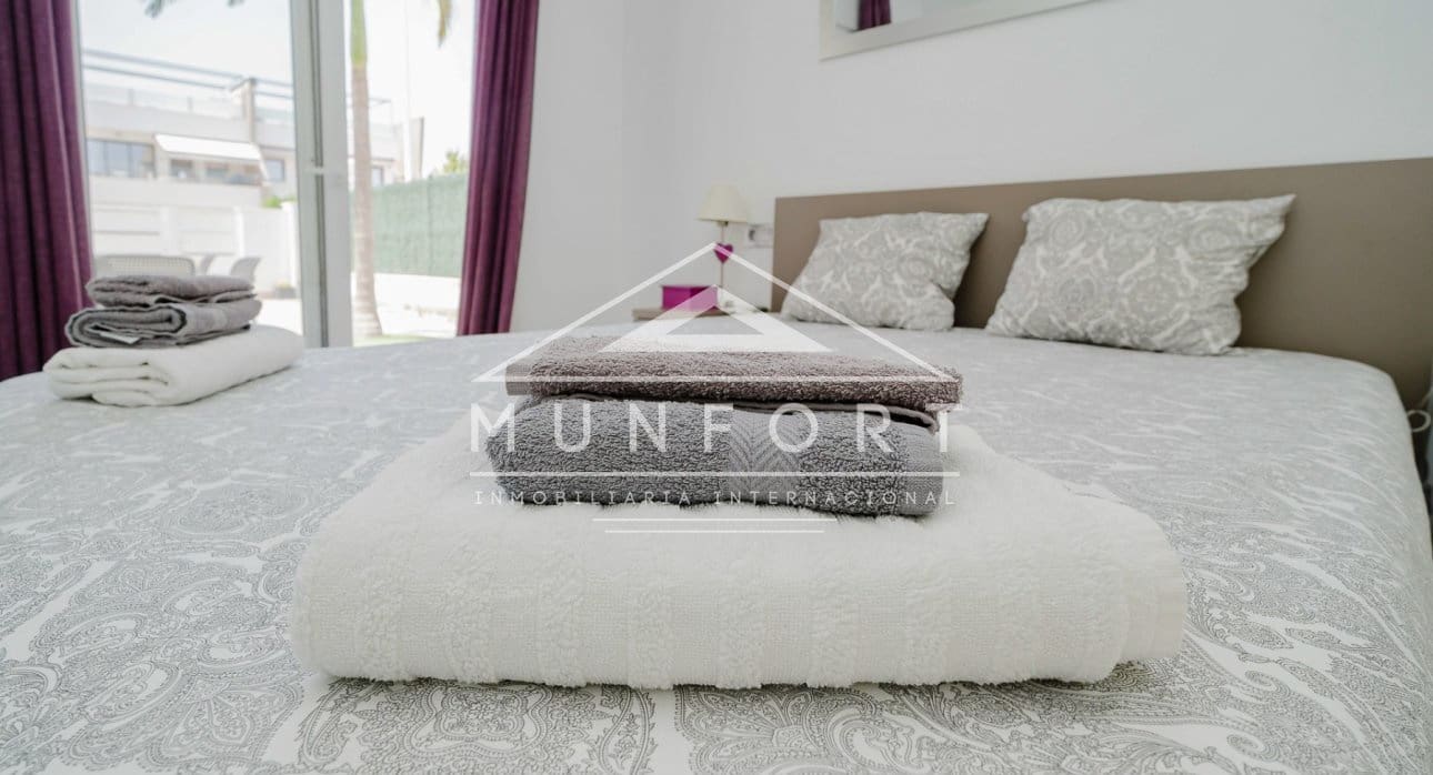 3 camera da letto Villa da affittare in Lo Pagan con piscina - 2.000 € (Rif: 8780306)