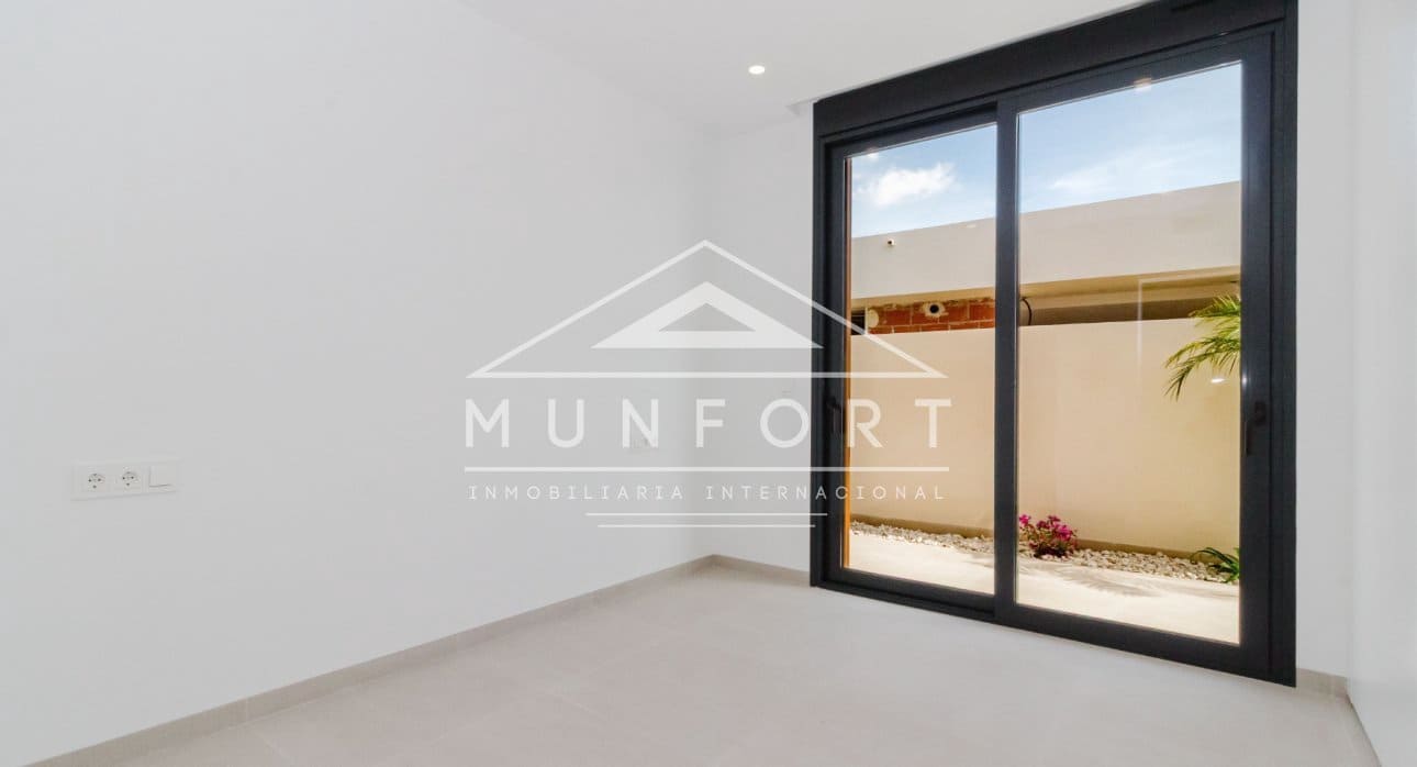 3 soveværelse Villa til salg i Pilar de la Horadada med swimmingpool - € 584.000 (Ref: 8815057)