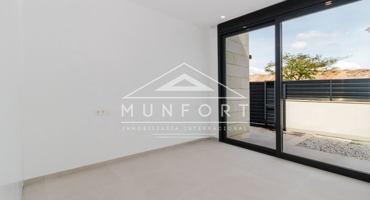 3 soveværelse Villa til salg i Pilar de la Horadada med swimmingpool - € 584.000 (Ref: 8815057)