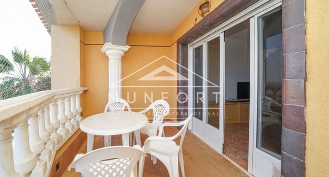 2 makuuhuone Kattohuoneisto vuokrattavana paikassa Lo Pagan, San Pedro del Pinatar - 750 € (Ref: 8830390)