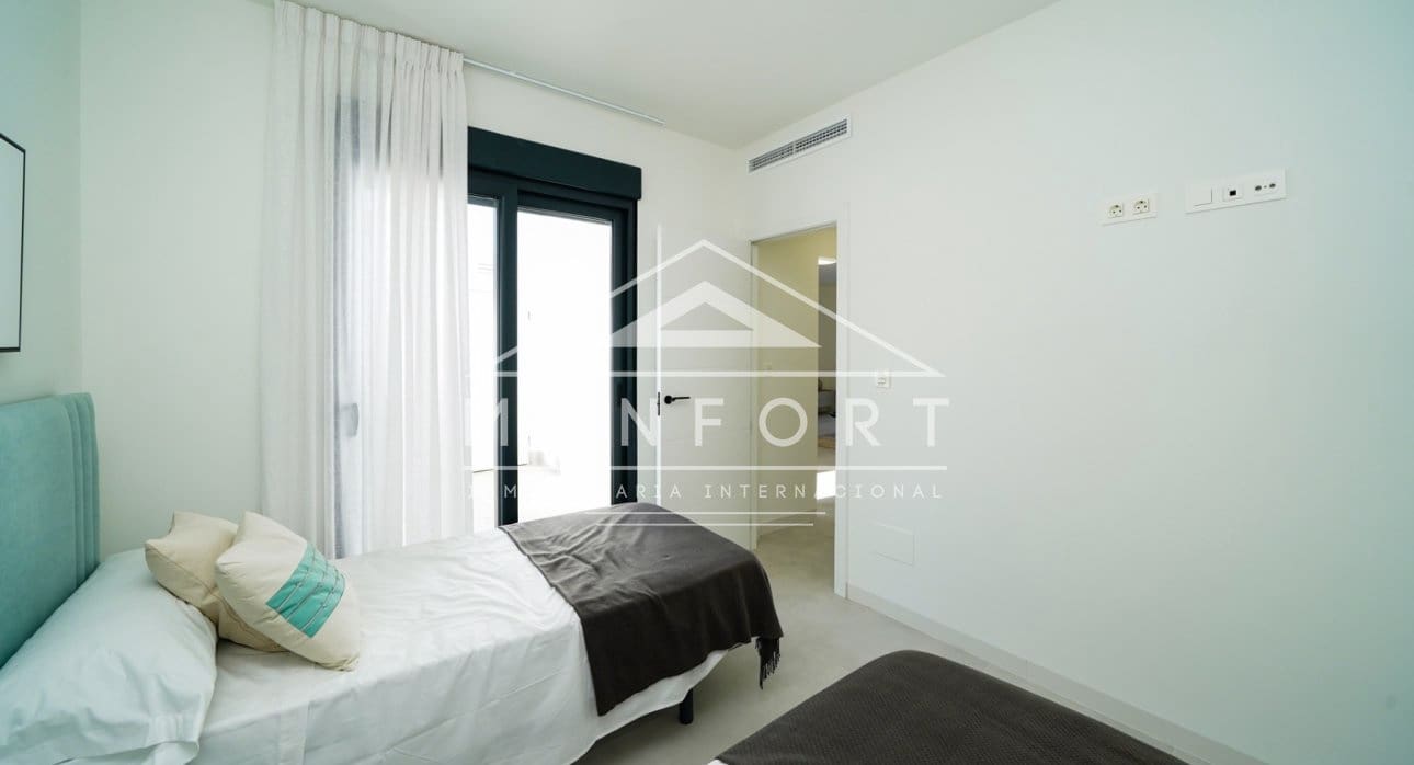 2 chambre Villa/Maison à vendre à Roldan avec piscine - 324 900 € (Ref: 8847878)