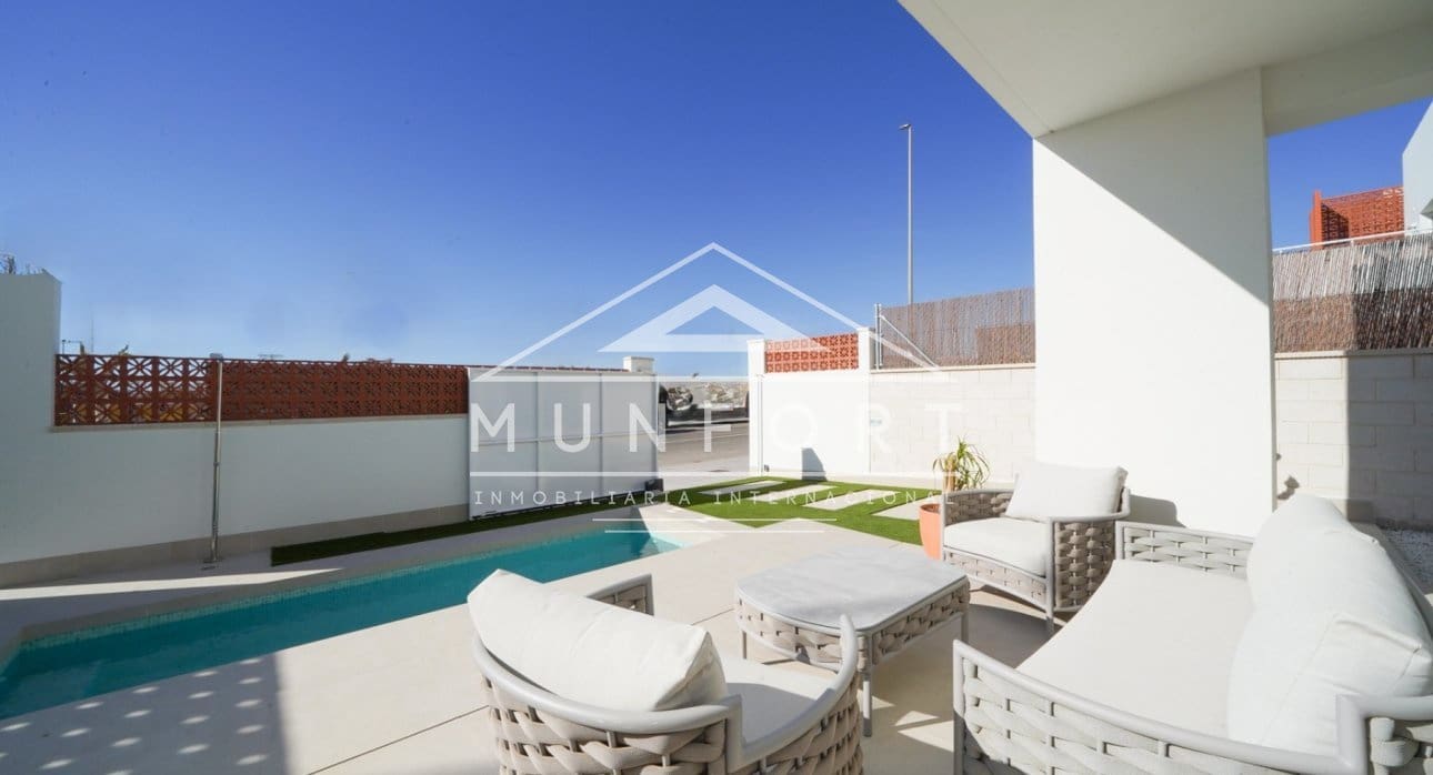 3 quarto Moradia para venda em Pilar de la Horadada com piscina - 469 000 € (Ref: 8853284)