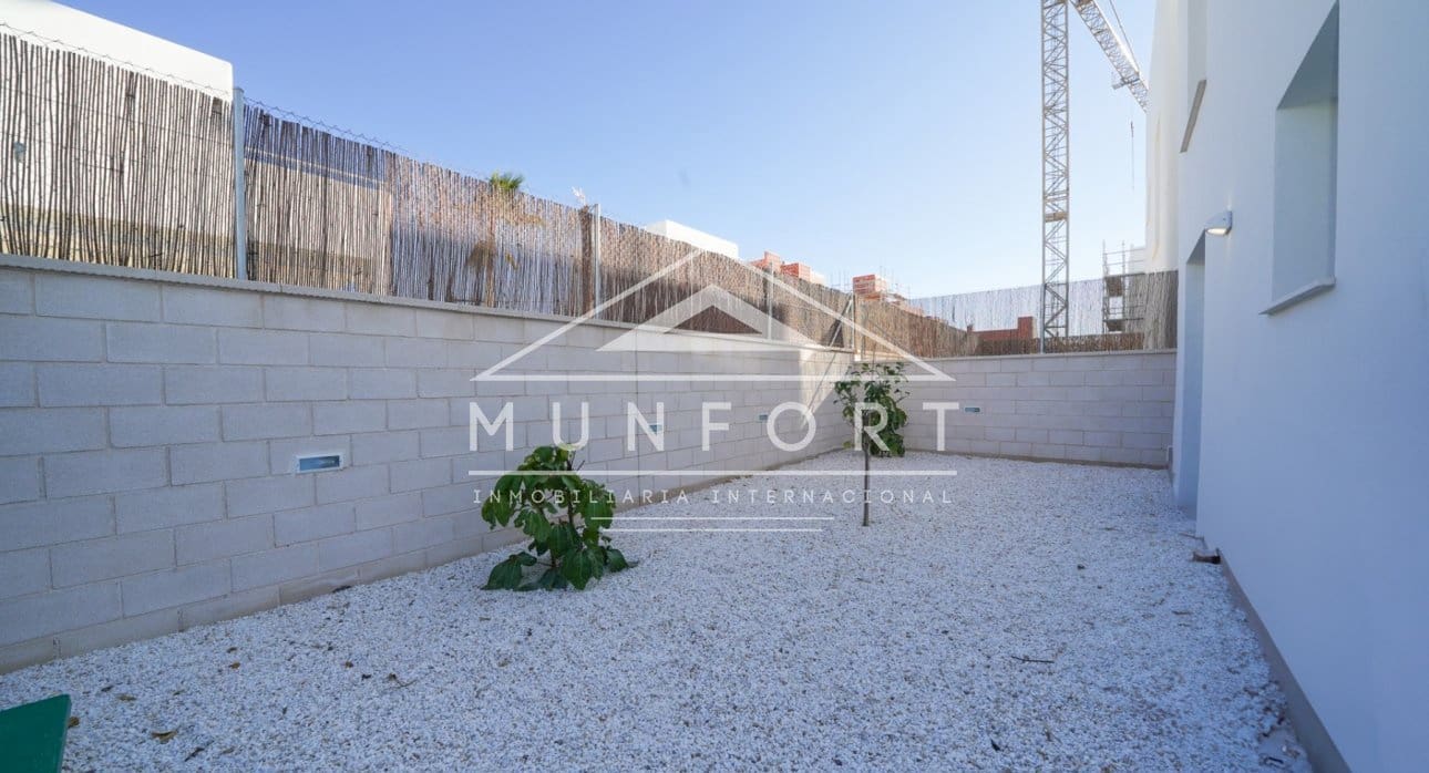 3 quarto Moradia para venda em Pilar de la Horadada com piscina - 469 000 € (Ref: 8853284)