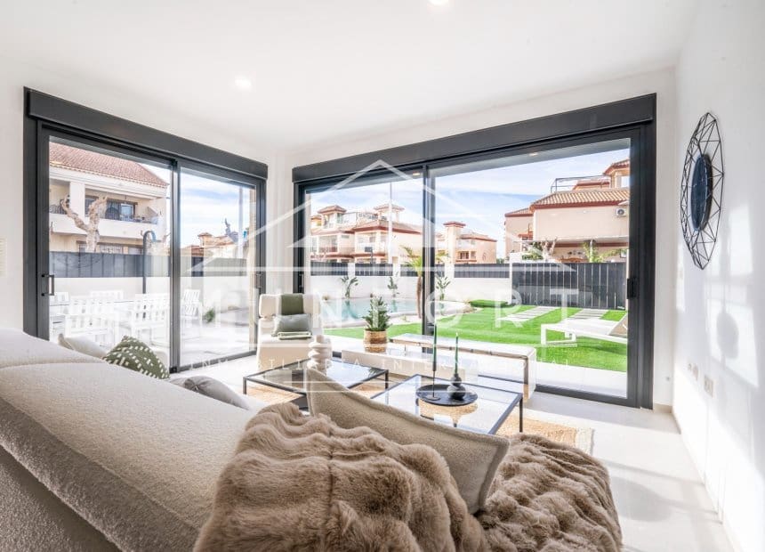 3 makuuhuone Huvila myytävänä paikassa Roldan mukana uima-altaan - 415 950 € (Ref: 8879011)