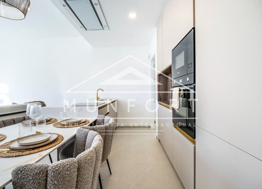 3 makuuhuone Huvila myytävänä paikassa Roldan mukana uima-altaan - 415 950 € (Ref: 8879011)