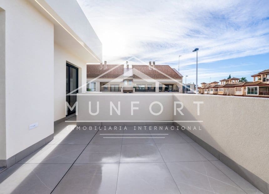 3 makuuhuone Huvila myytävänä paikassa Roldan mukana uima-altaan - 415 950 € (Ref: 8879011)