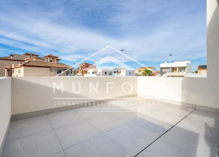 3 makuuhuone Huvila myytävänä paikassa Roldan mukana uima-altaan - 415 950 € (Ref: 8879011)