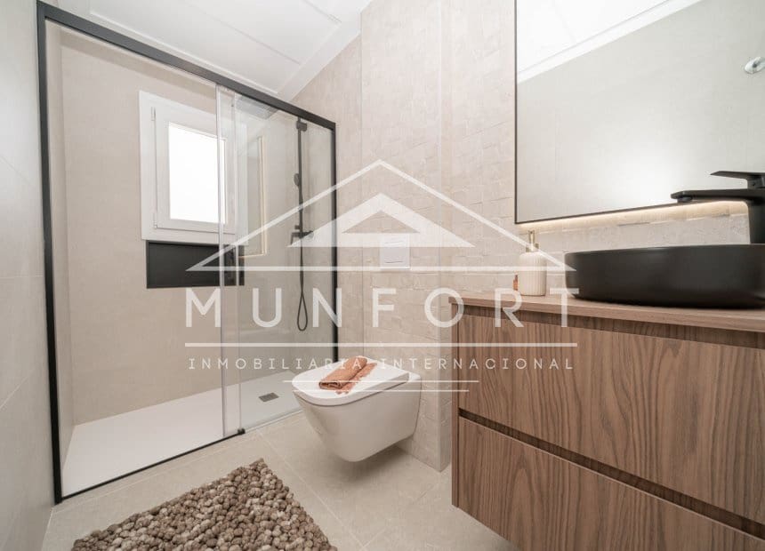 Chalet de 3 habitaciones en Roldan en venta con piscina - 419.950 € (Ref: 8879011)
