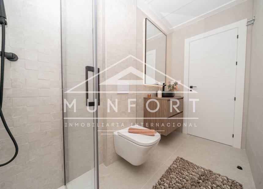 Chalet de 3 habitaciones en Roldan en venta con piscina - 419.950 € (Ref: 8879011)