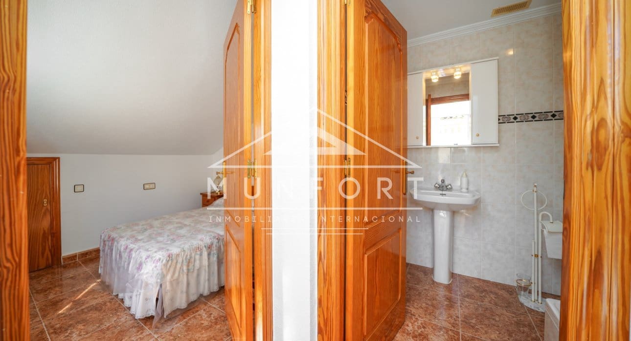 4 bedroom Townhouse for rent in Lo Pagan - € 900 (Ref: 8881092)