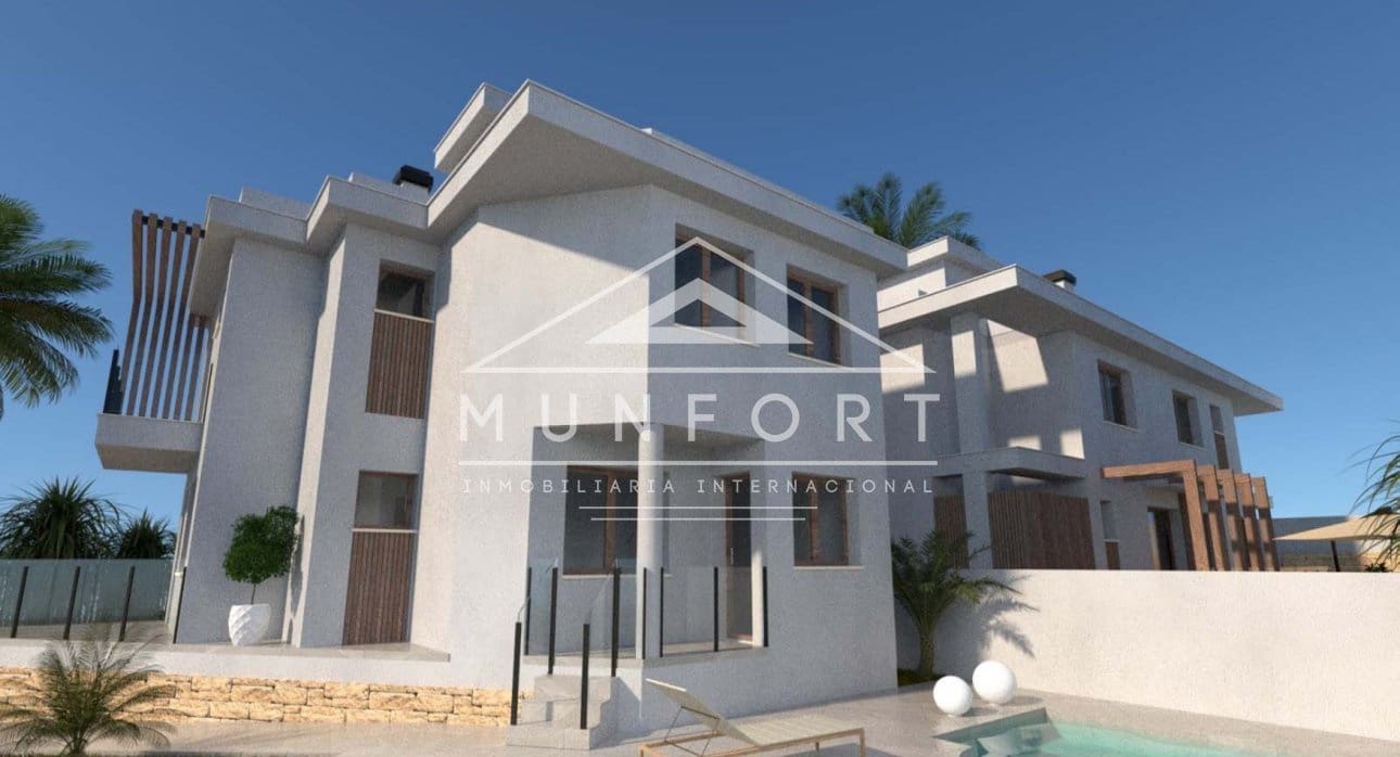 4 Zimmer Villa zu verkaufen in Los Alcazares mit Pool - 390.000 € (Ref: 8886933)