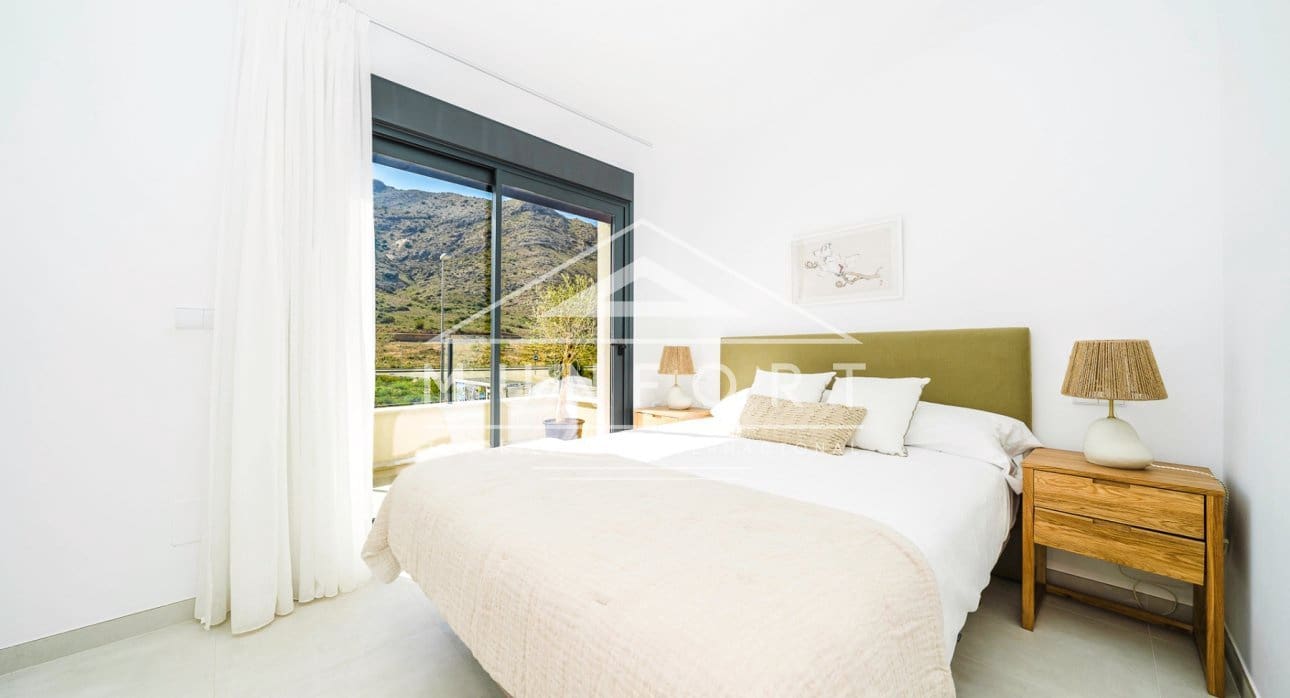 3 slaapkamer Villa te koop in Cox met zwembad - € 235.000 (Ref: 8887137)