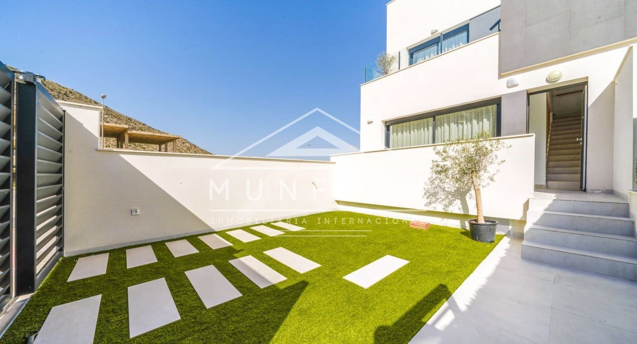 3 slaapkamer Villa te koop in Cox met zwembad - € 235.000 (Ref: 8887137)