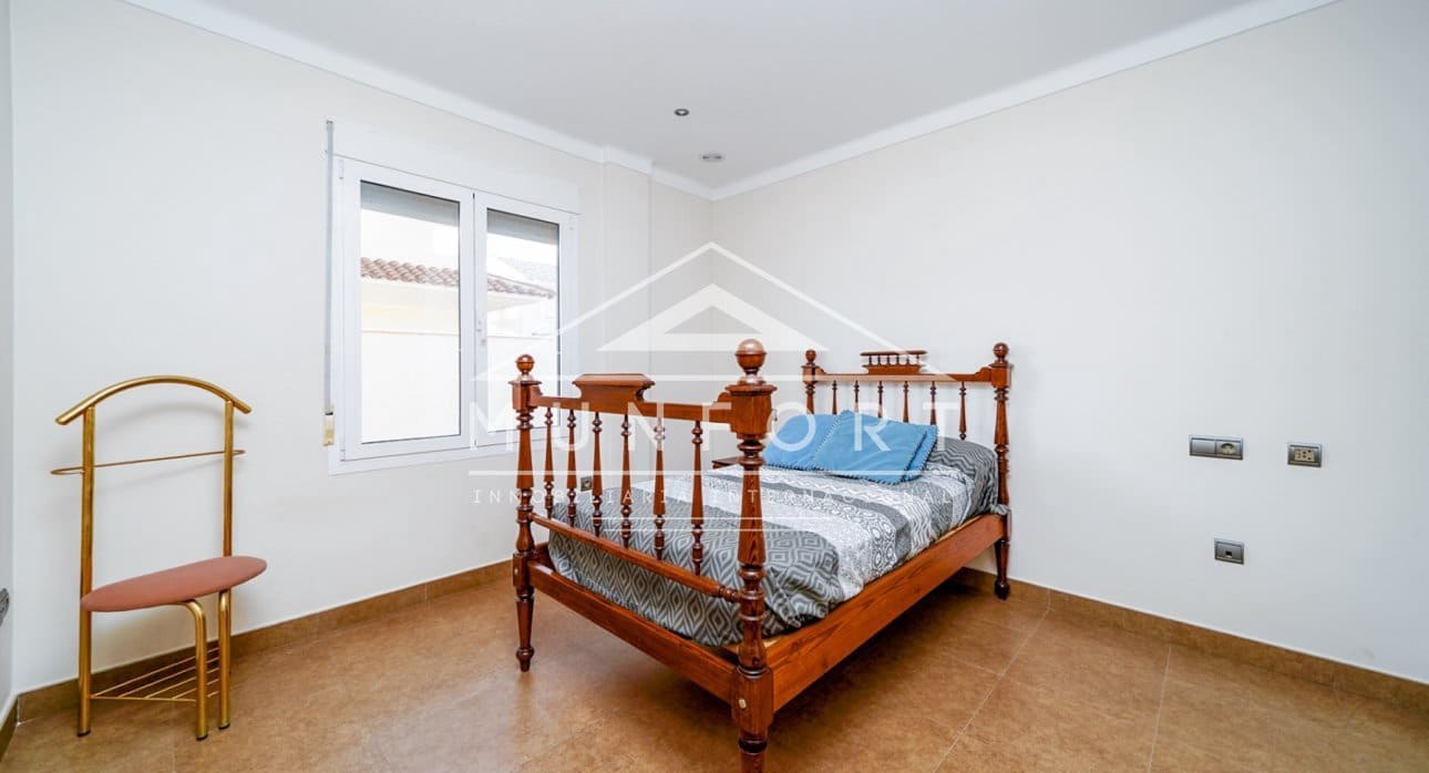 5 makuuhuone Huvila myytävänä paikassa Santiago de la Ribera mukana uima-altaan - 799 000 € (Ref: 8900845)