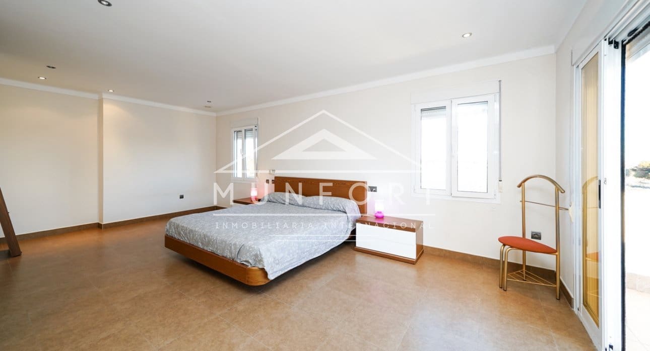 5 makuuhuone Huvila myytävänä paikassa Santiago de la Ribera mukana uima-altaan - 799 000 € (Ref: 8900845)