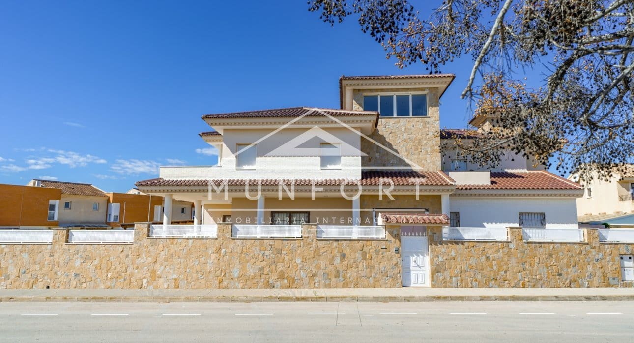 5 makuuhuone Huvila myytävänä paikassa Santiago de la Ribera mukana uima-altaan - 799 000 € (Ref: 8900845)