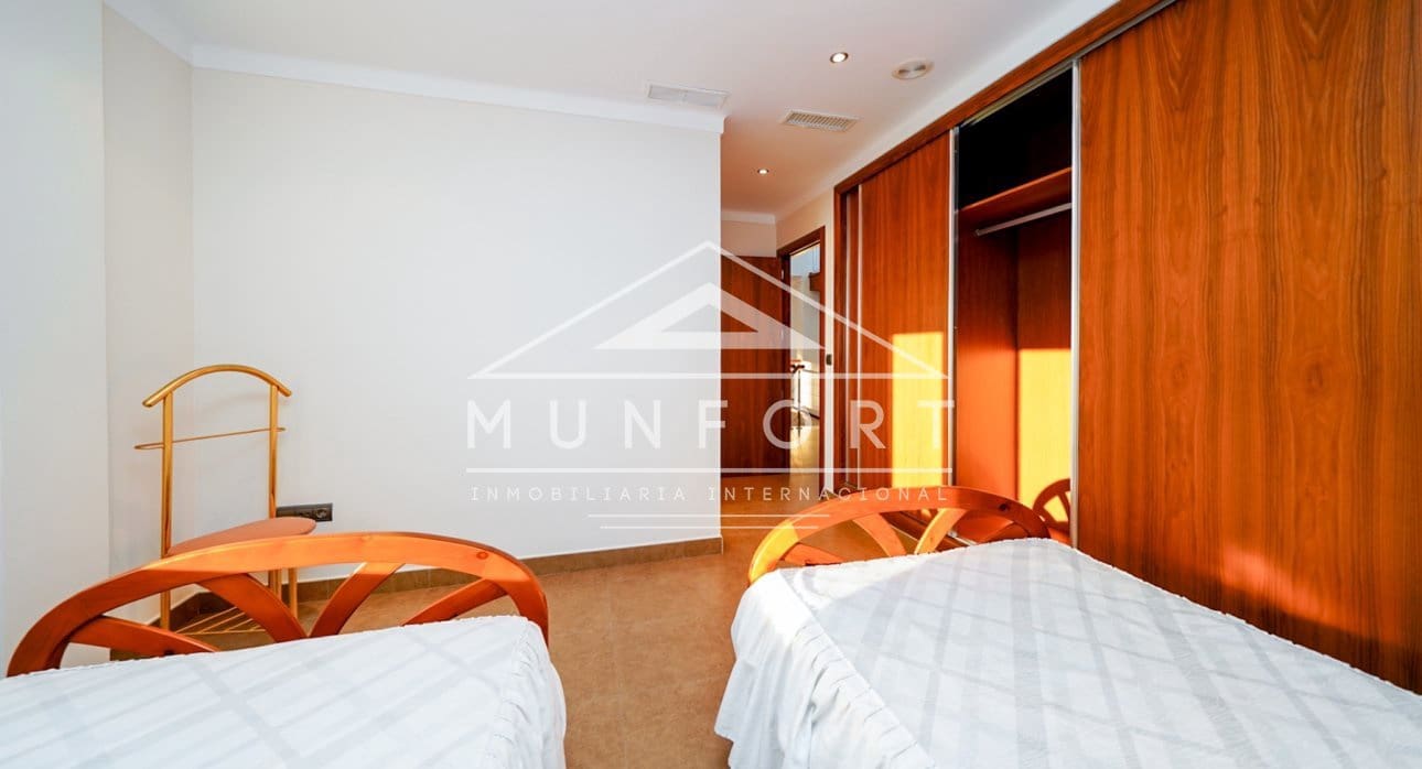 5 makuuhuone Huvila myytävänä paikassa Santiago de la Ribera mukana uima-altaan - 799 000 € (Ref: 8900845)