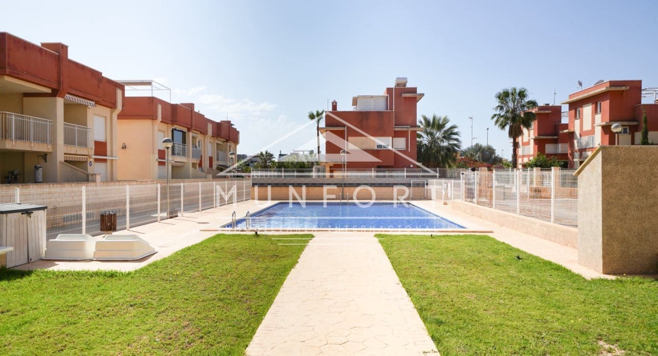 2 slaapkamer Penthouse te koop in Orihuela Costa met zwembad - € 198.500 (Ref: 8906834)
