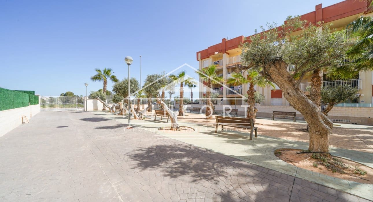 2 slaapkamer Penthouse te koop in Orihuela Costa met zwembad - € 198.500 (Ref: 8906834)