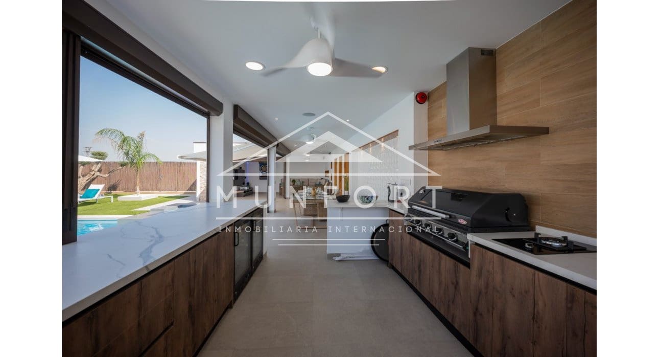 4 soveværelse Villa til salg i Avileses med swimmingpool - € 1.350.000 (Ref: 8907872)