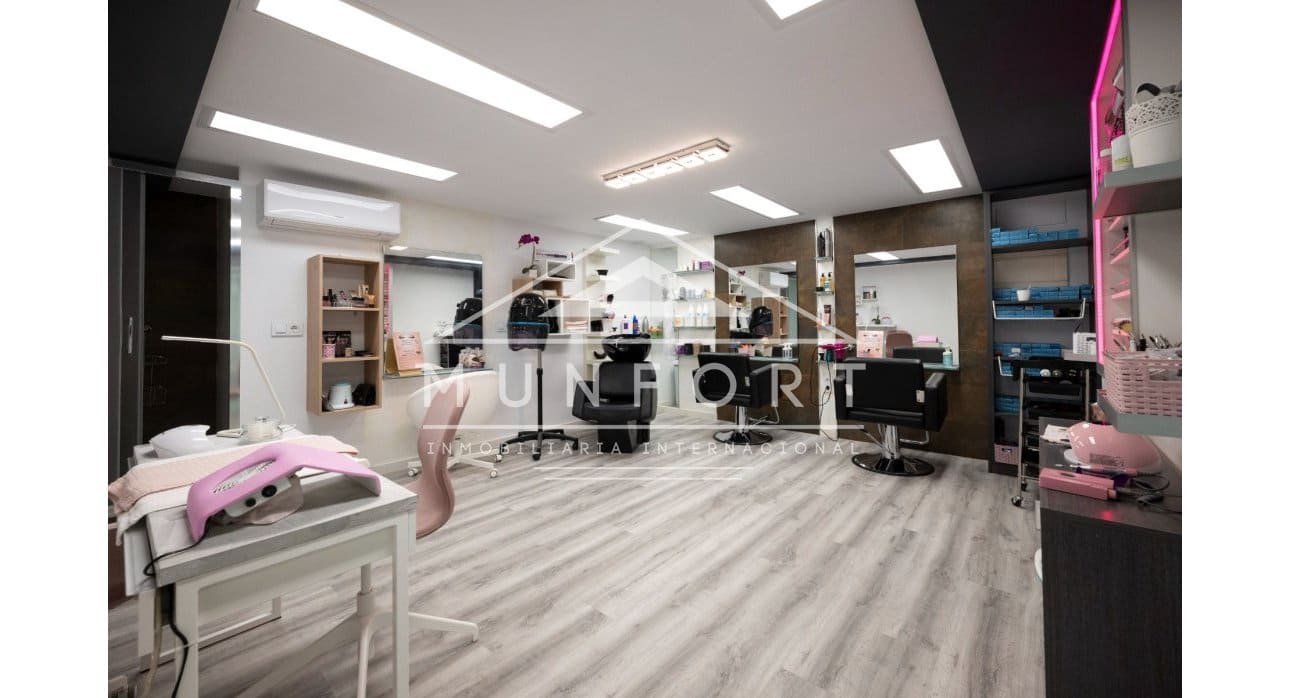 4 soveværelse Villa til salg i Avileses med swimmingpool - € 1.350.000 (Ref: 8907872)