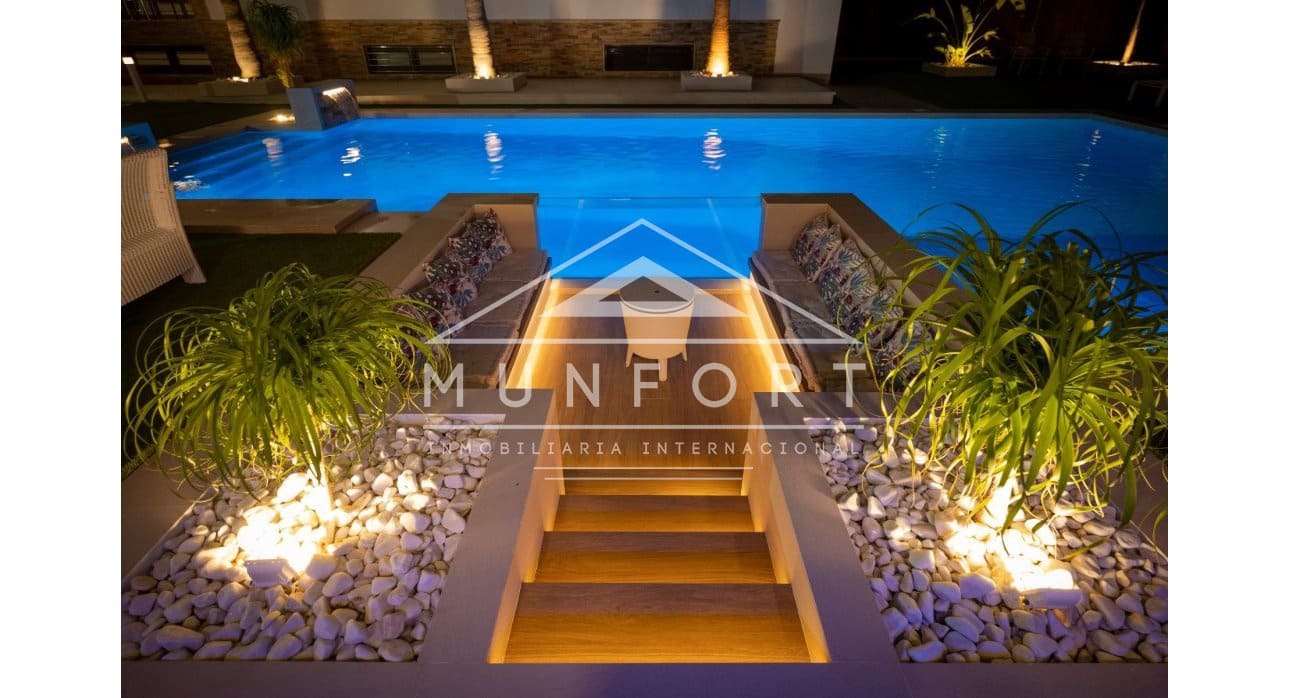 4 soveværelse Villa til salg i Avileses med swimmingpool - € 1.350.000 (Ref: 8907872)