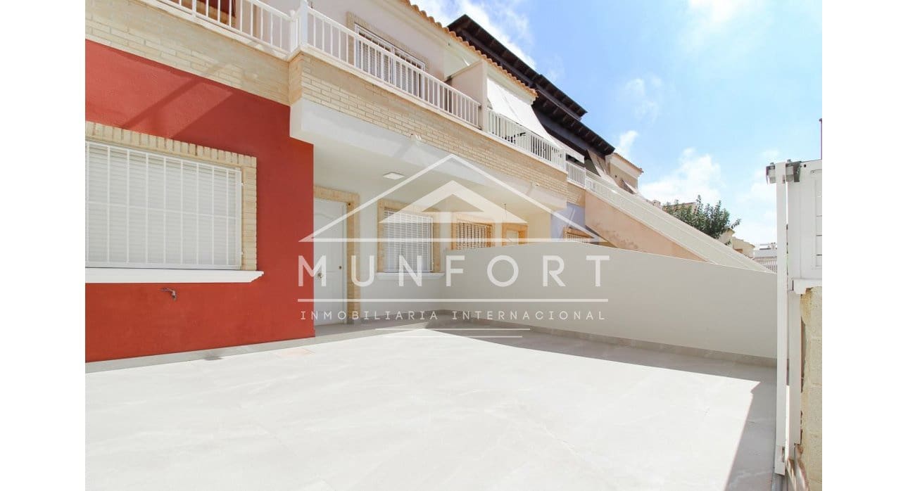 2 makuuhuone Bungalow myytävänä paikassa Torre de la Horadada mukana uima-altaan - 225 000 € (Ref: 8912380)