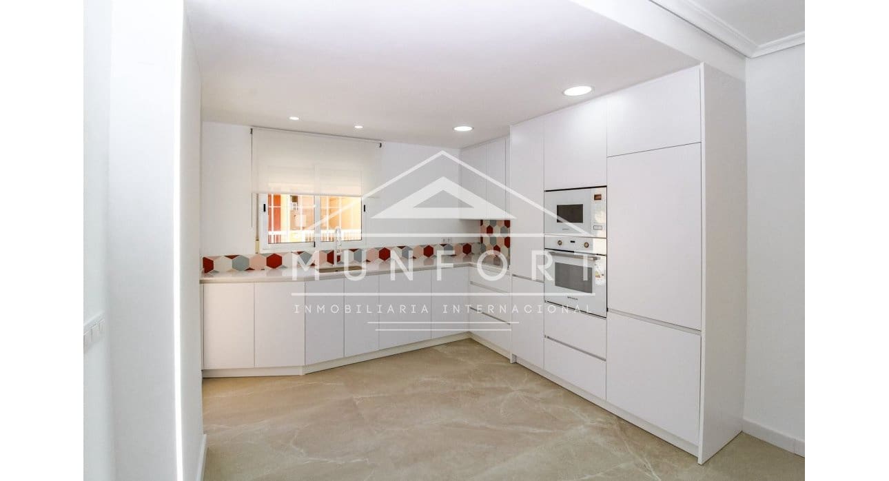 2 makuuhuone Bungalow myytävänä paikassa Torre de la Horadada mukana uima-altaan - 225 000 € (Ref: 8912380)