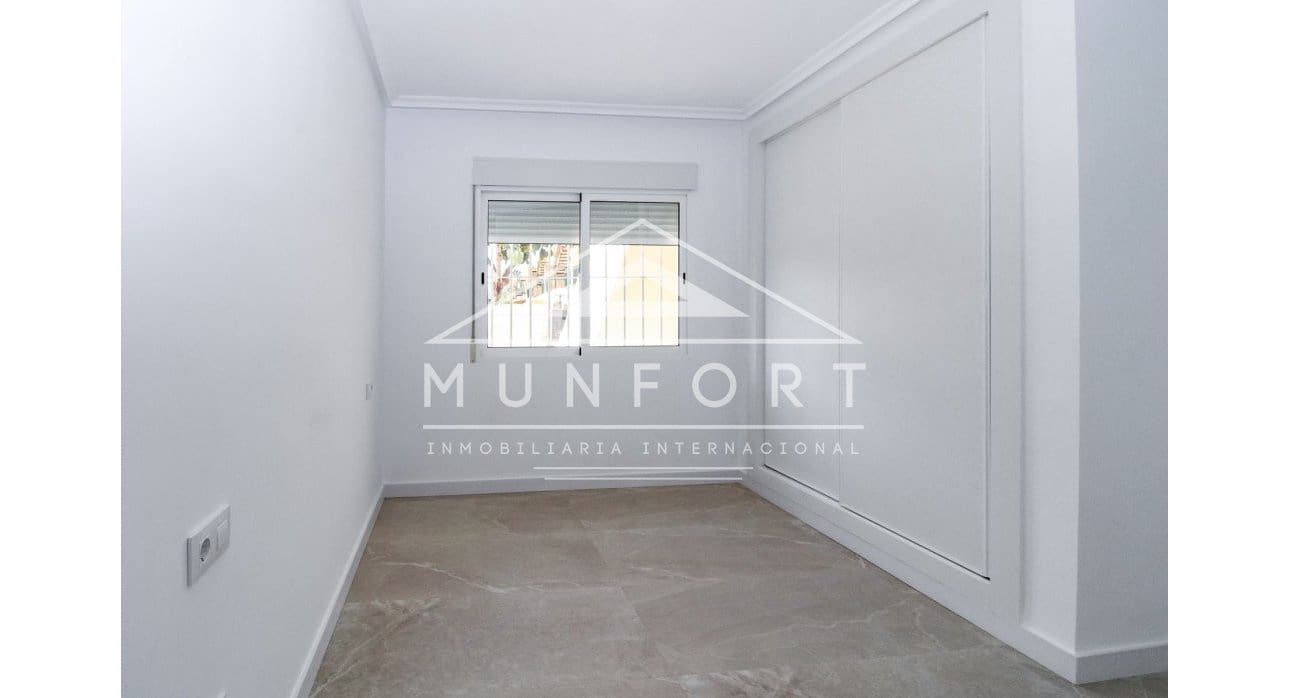 2 makuuhuone Bungalow myytävänä paikassa Torre de la Horadada mukana uima-altaan - 225 000 € (Ref: 8912380)