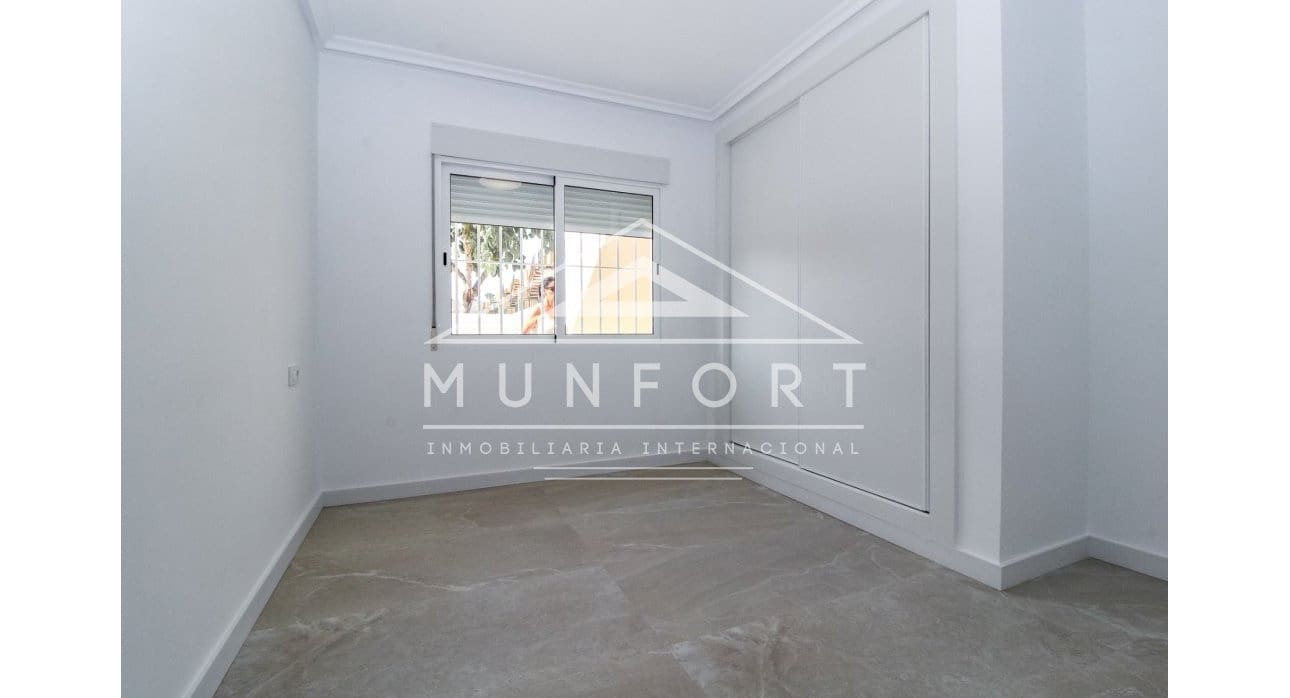 2 makuuhuone Bungalow myytävänä paikassa Torre de la Horadada mukana uima-altaan - 225 000 € (Ref: 8912380)