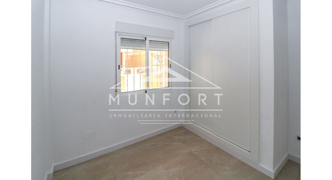 2 makuuhuone Bungalow myytävänä paikassa Torre de la Horadada mukana uima-altaan - 225 000 € (Ref: 8912380)