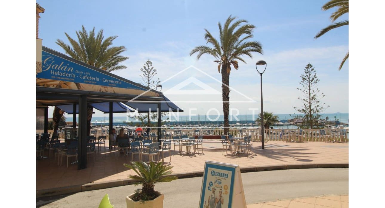 4 bedroom Semi-detached Villa for sale in Torre de la Horadada - € 249,000 (Ref: 8912383)