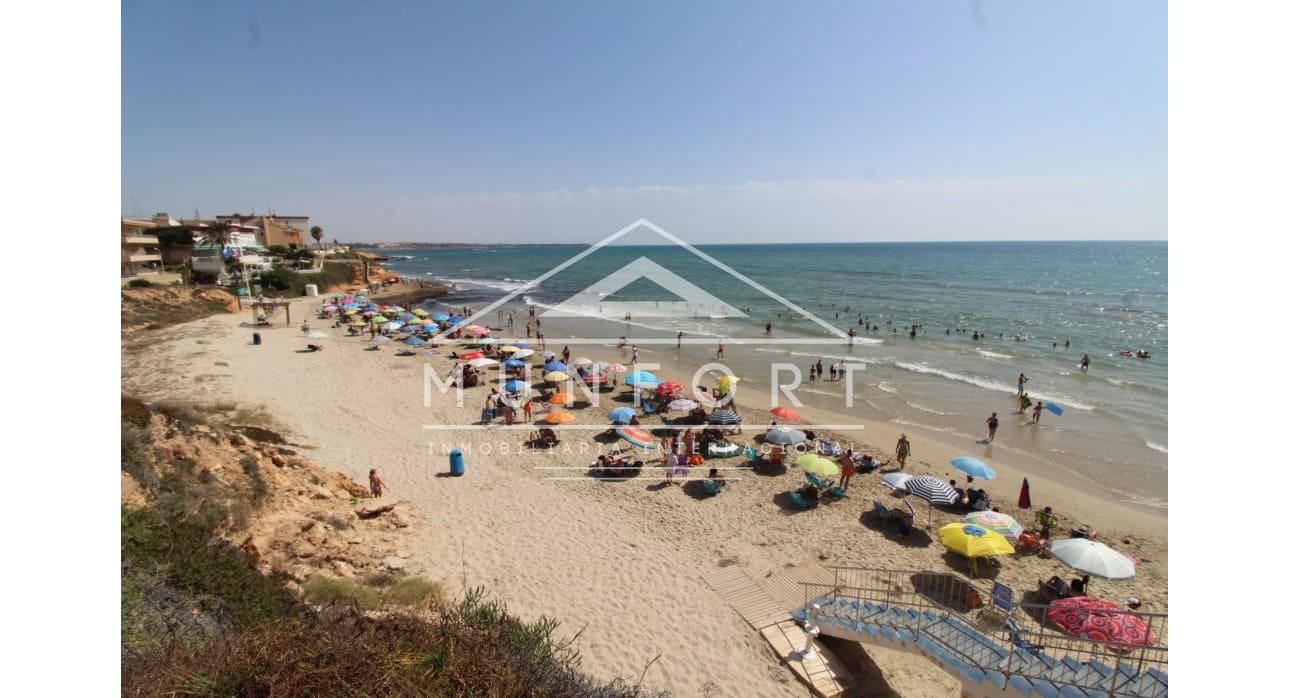 4 bedroom Semi-detached Villa for sale in Torre de la Horadada - € 249,000 (Ref: 8912383)