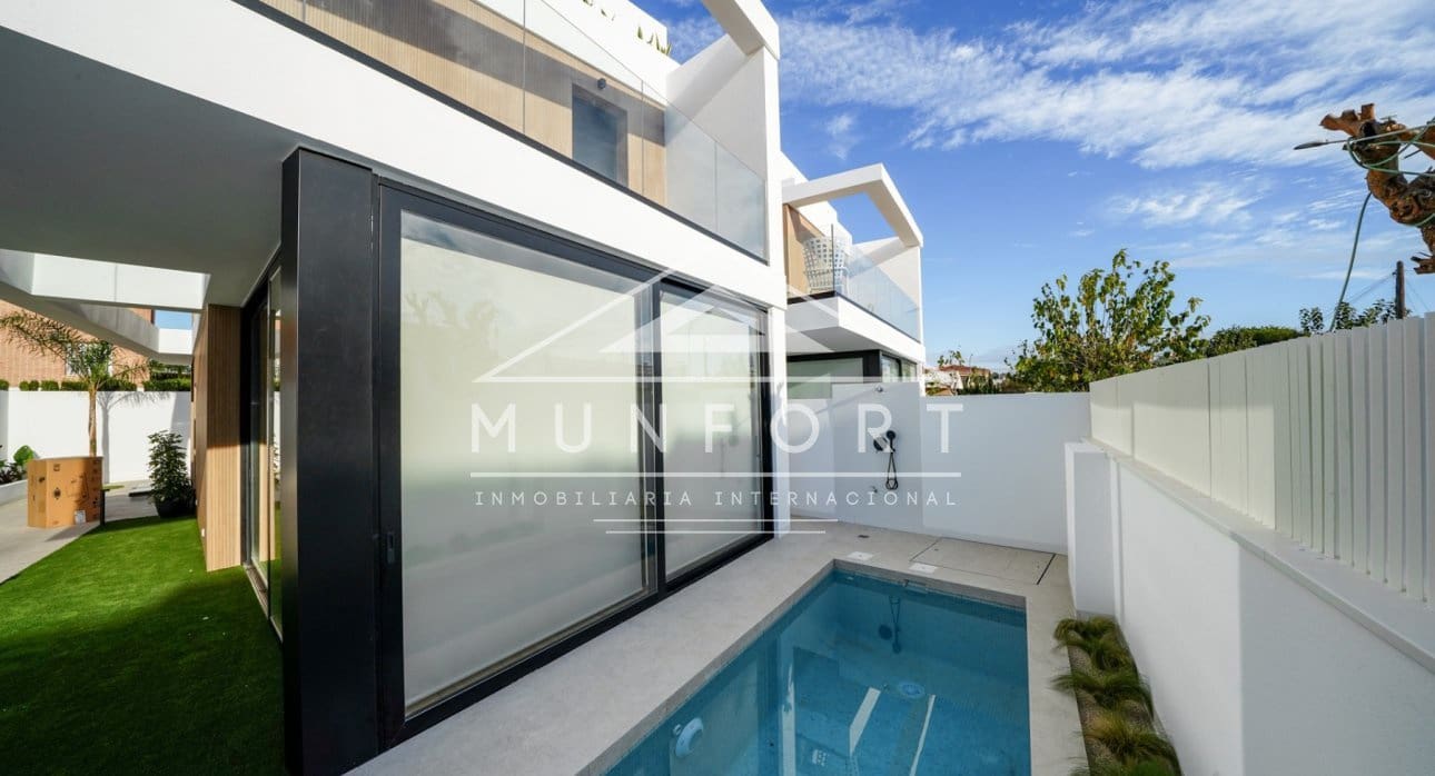 3 makuuhuone Huvila myytävänä paikassa Torre de la Horadada mukana uima-altaan - 599 900 € (Ref: 8920236)