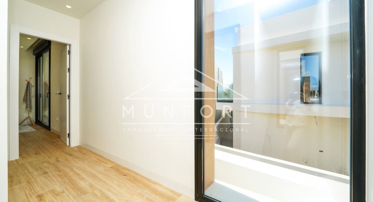 3 makuuhuone Huvila myytävänä paikassa Torre de la Horadada mukana uima-altaan - 599 900 € (Ref: 8920236)