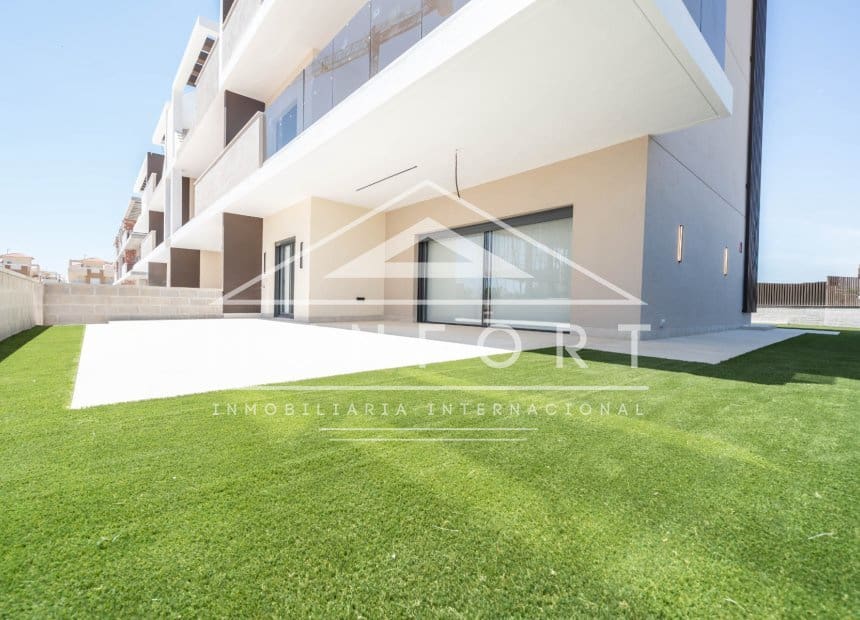 3 makuuhuone Kattohuoneisto myytävänä paikassa Pilar de la Horadada mukana uima-altaan - 579 900 € (Ref: 8932945)