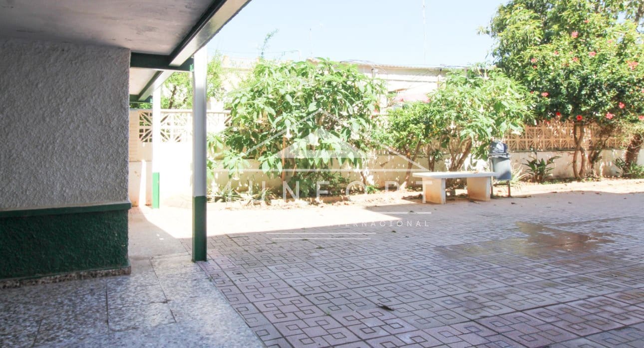 2 soveværelse Bungalow til leje i Los Urrutias - € 750 (Ref: 8966817)