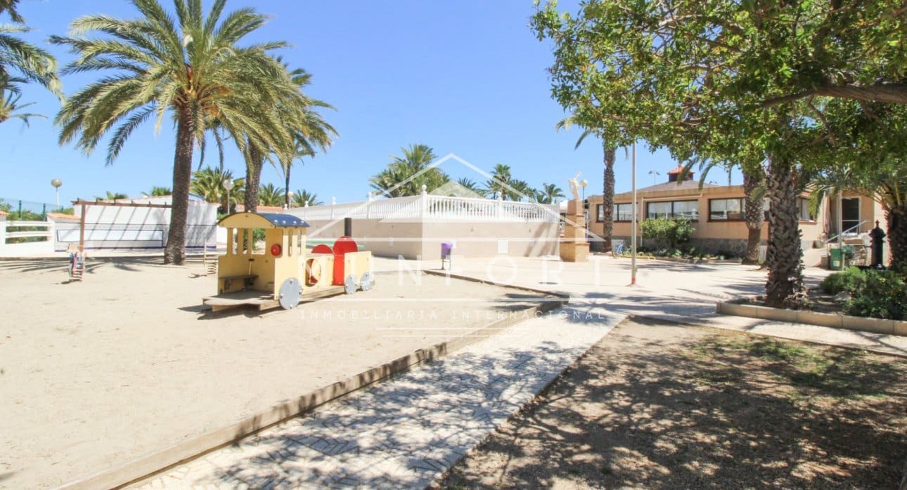 1 soveværelse Bungalow til leje i Estrella de Mar med swimmingpool - € 750 (Ref: 8966819)