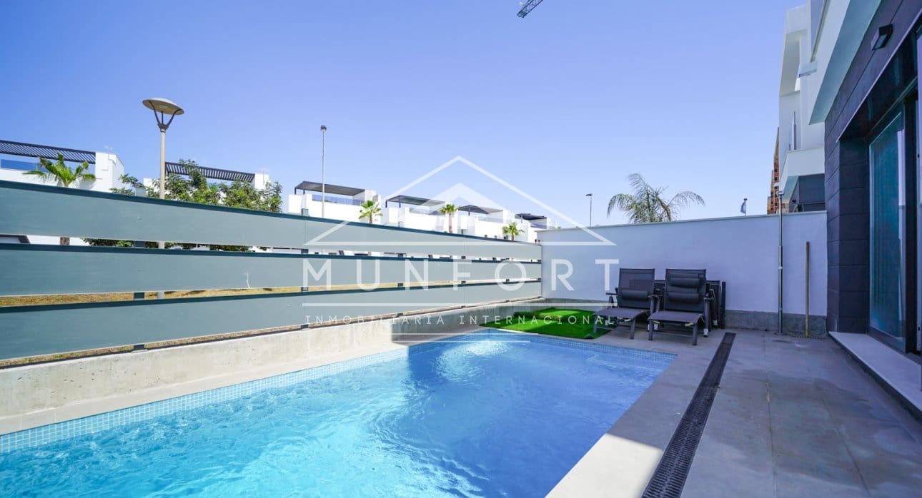 3 soveværelse Villa til leje i Santiago de la Ribera med swimmingpool - € 1.800 (Ref: 8983371)