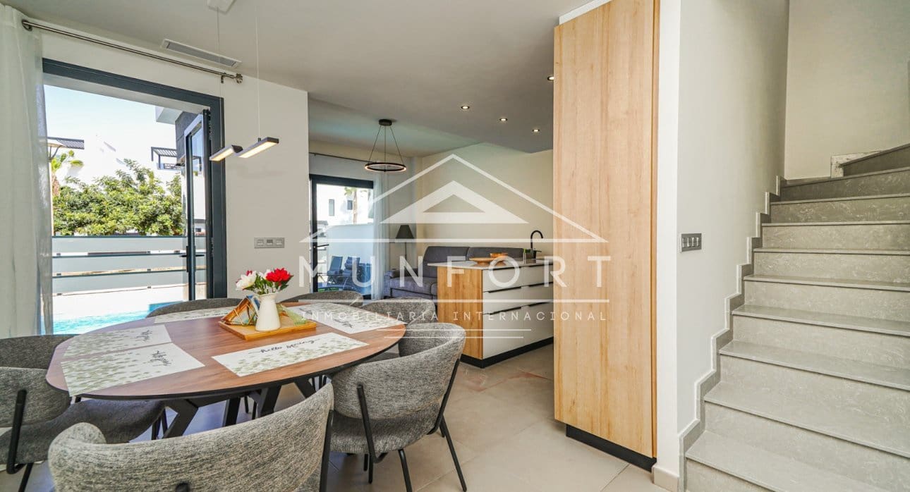 3 soveværelse Villa til leje i Santiago de la Ribera med swimmingpool - € 1.800 (Ref: 8983371)