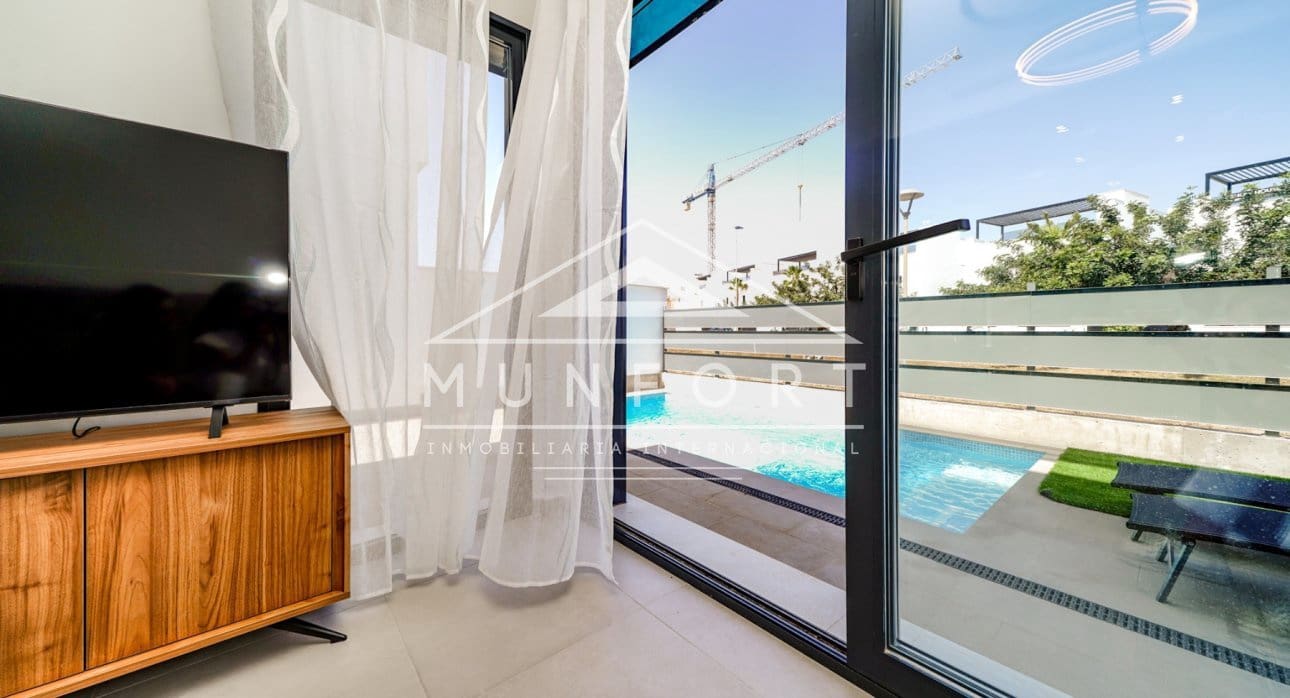 3 soveværelse Villa til leje i Santiago de la Ribera med swimmingpool - € 1.800 (Ref: 8983371)