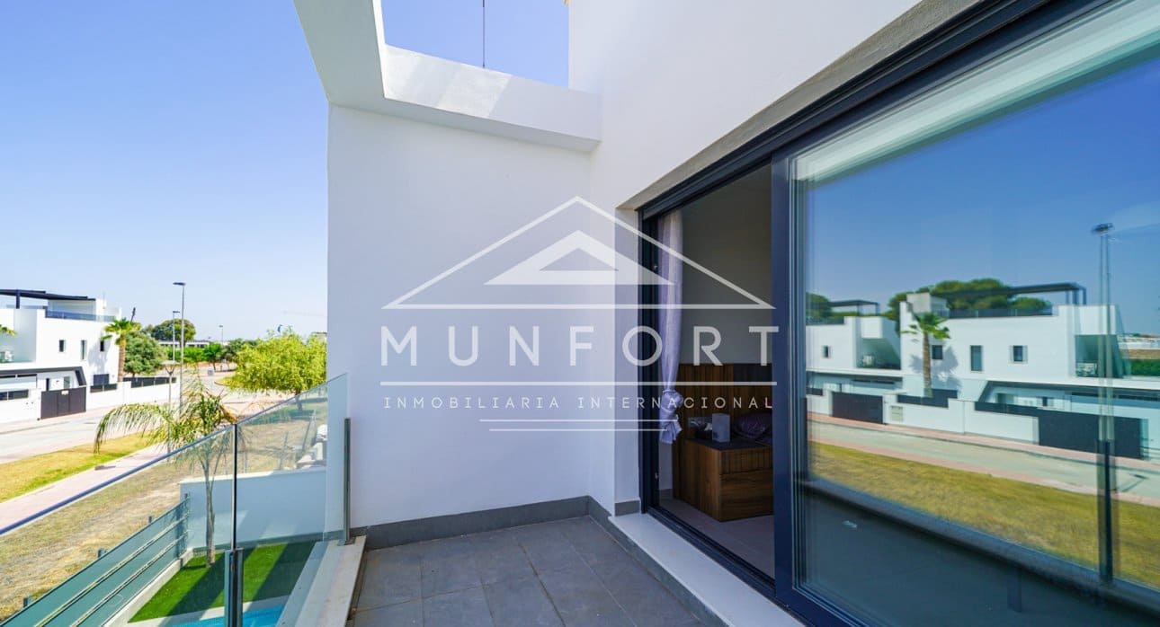 3 soveværelse Villa til leje i Santiago de la Ribera med swimmingpool - € 1.800 (Ref: 8983371)