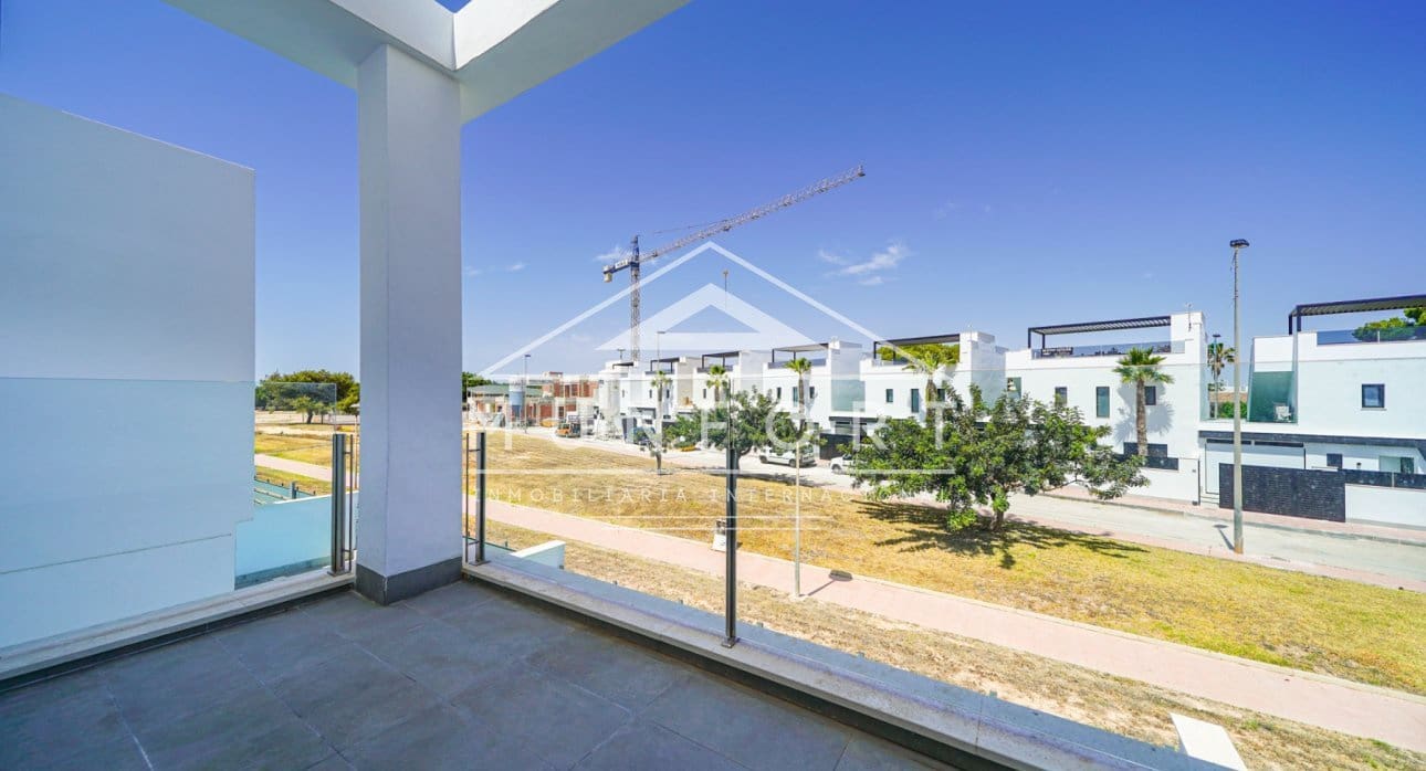 3 soveværelse Villa til leje i Santiago de la Ribera med swimmingpool - € 1.800 (Ref: 8983371)