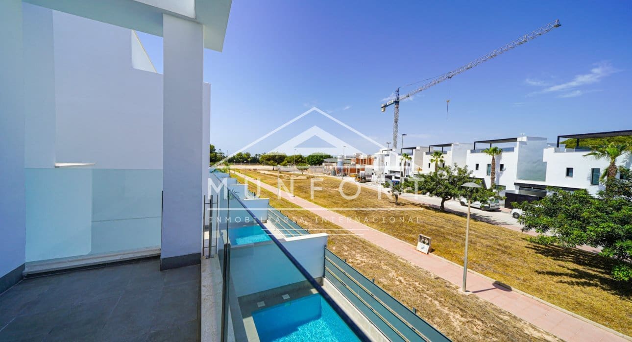 3 soveværelse Villa til leje i Santiago de la Ribera med swimmingpool - € 1.800 (Ref: 8983371)