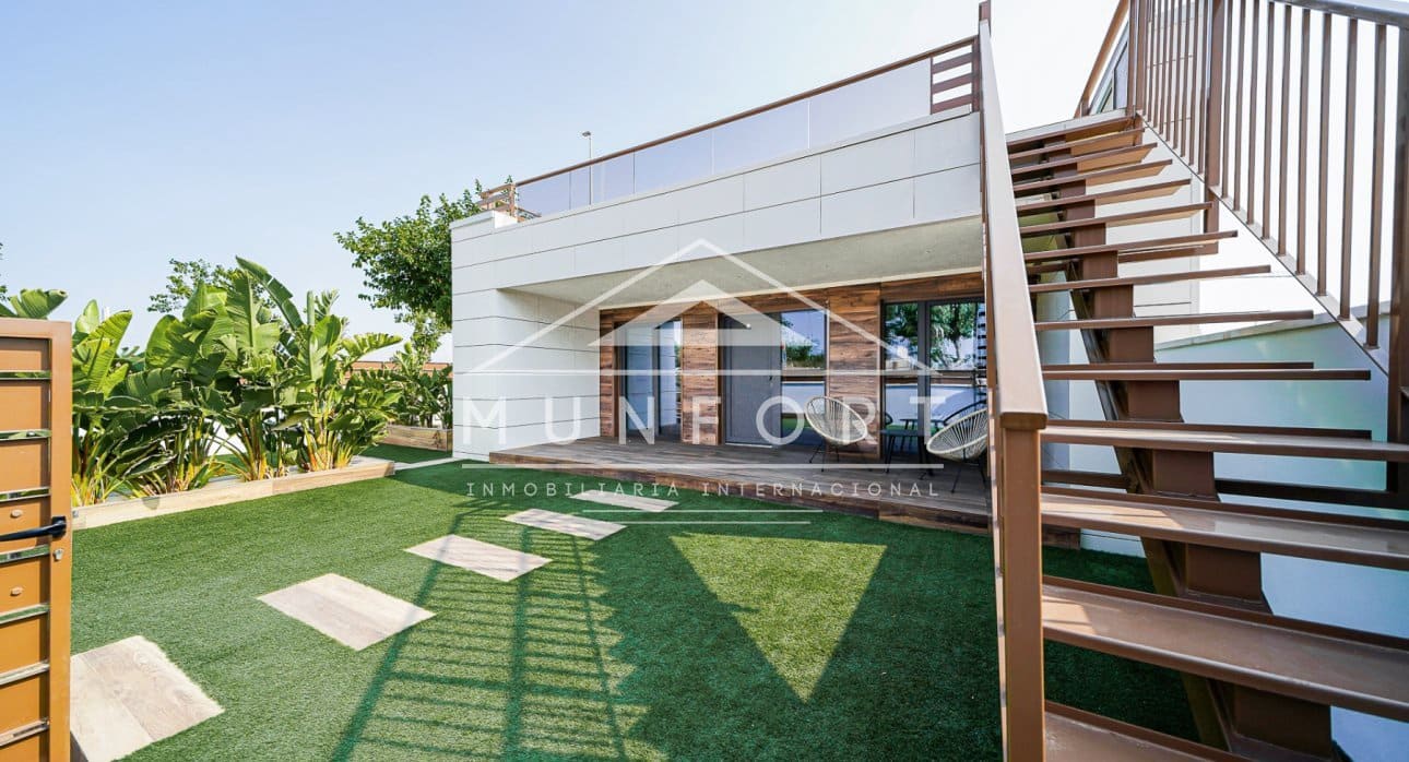 3 makuuhuone Rivitalo myytävänä paikassa Pilar de la Horadada mukana uima-altaan - 385 000 € (Ref: 8992946)