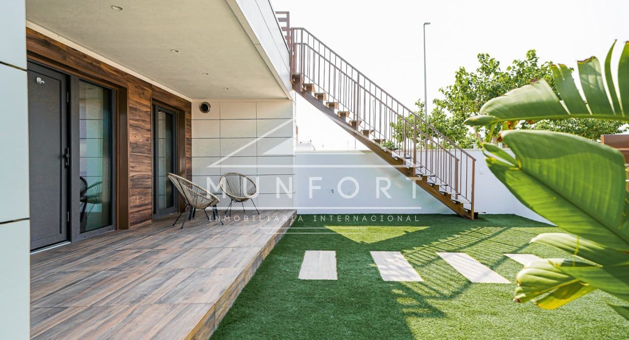 3 makuuhuone Rivitalo myytävänä paikassa Pilar de la Horadada mukana uima-altaan - 385 000 € (Ref: 8992946)