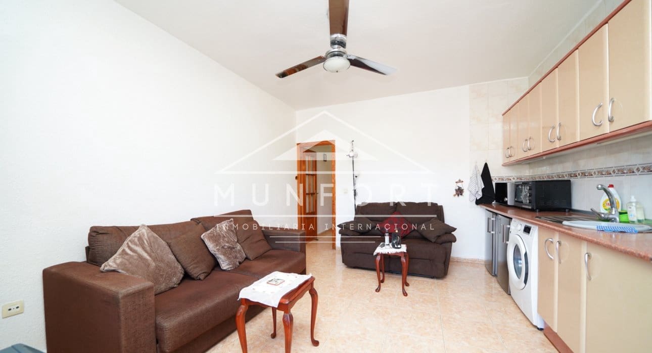 2 makuuhuone Kaupallinen myytävänä paikassa Torrevieja - 210 000 € (Ref: 8996922)