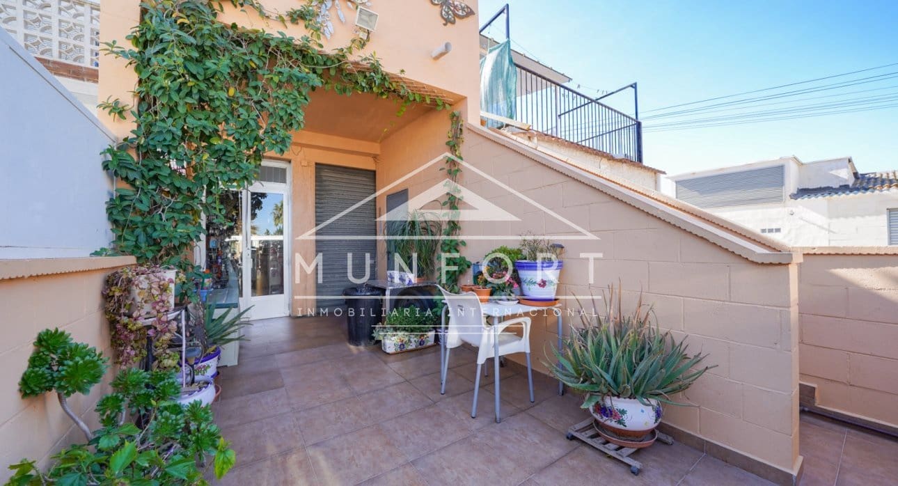 2 makuuhuone Kaupallinen myytävänä paikassa Torrevieja - 210 000 € (Ref: 8996922)