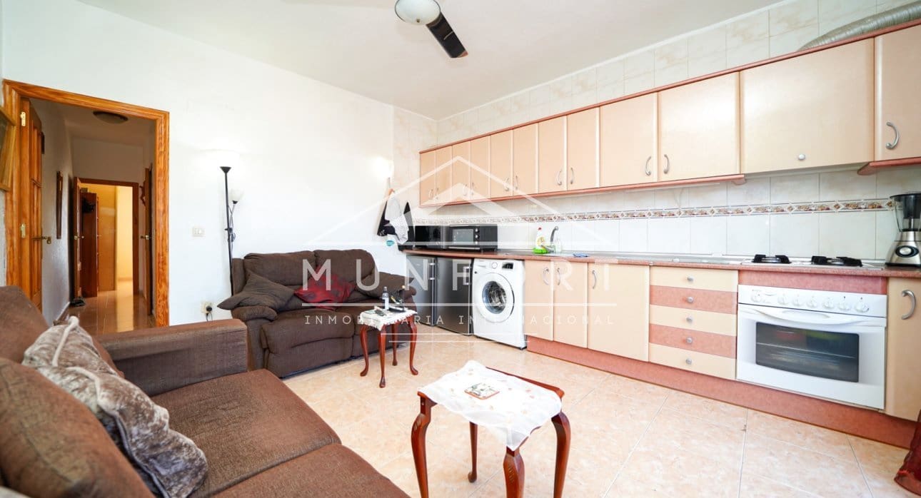 2 makuuhuone Kaupallinen myytävänä paikassa Torrevieja - 210 000 € (Ref: 8996922)