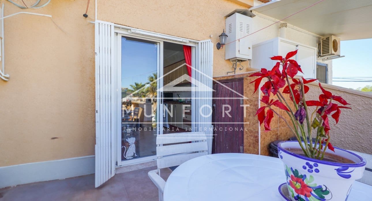 2 makuuhuone Kaupallinen myytävänä paikassa Torrevieja - 210 000 € (Ref: 8996922)